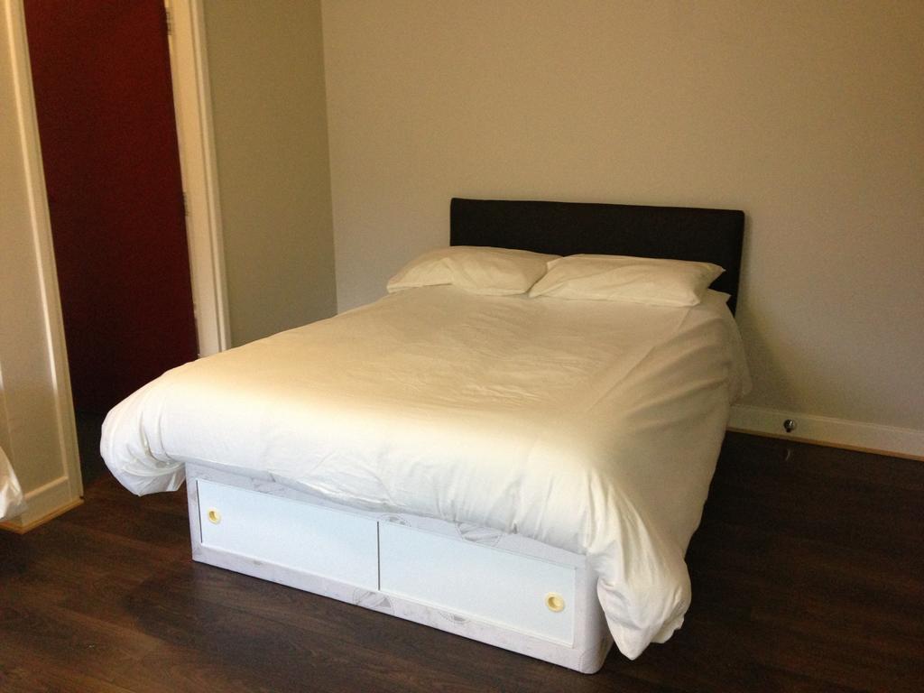 The Norfolk Arms, Chapeltown Hotel Sheffield Room photo